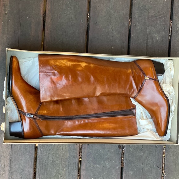 Salvatore Ferragamo leather boots - Picture 1 of 5